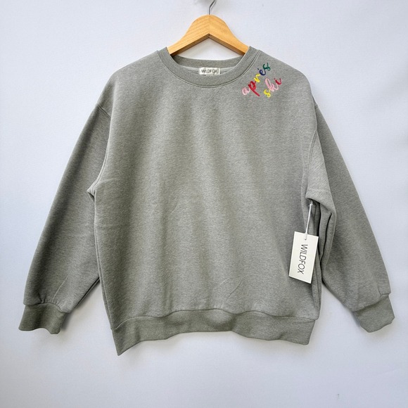 Wildfox Tops - NEW Wildfox Womens Medium Sweatshirt Heather Grey Après Ski Cute Hygge Nordic